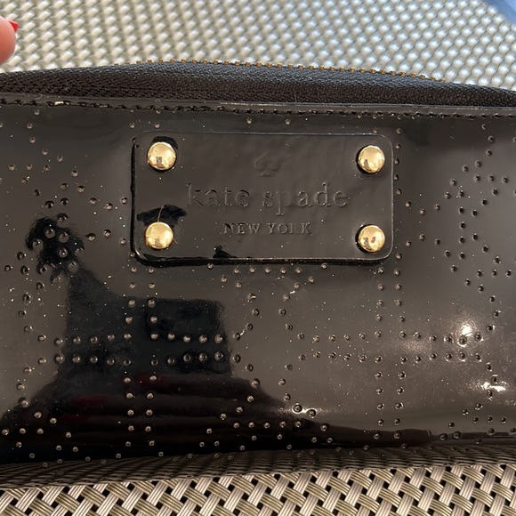 Kate Spade black patent wristlet. - Picture 2 of 5